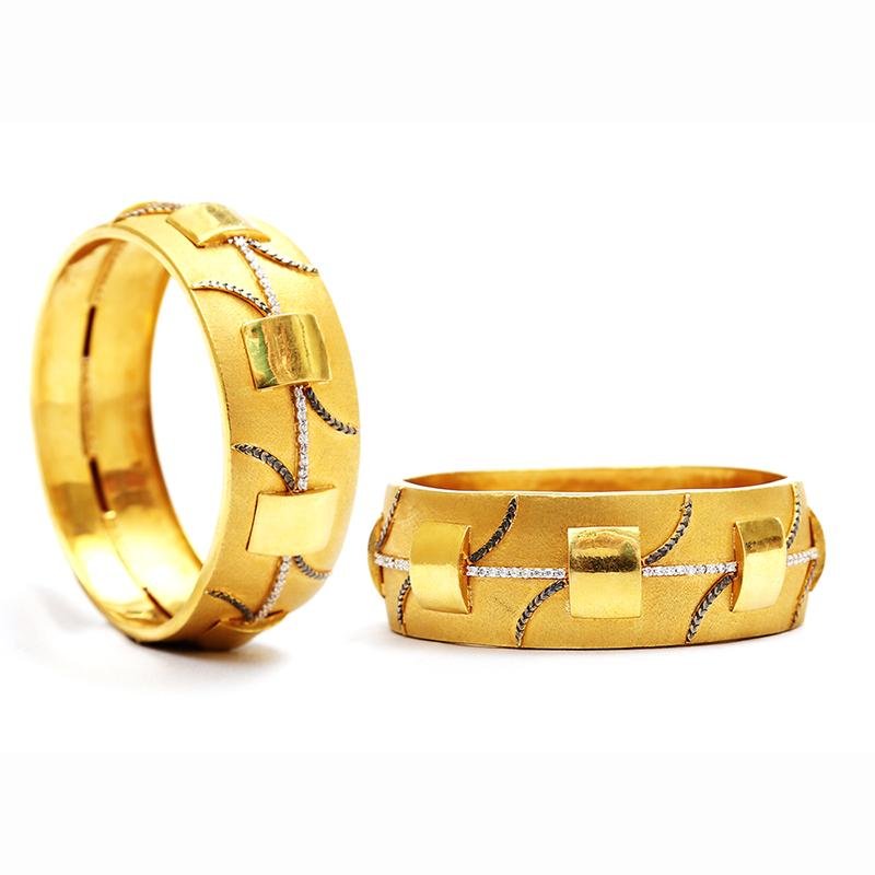 A bespoke gold piece from the Chemmanur atelier